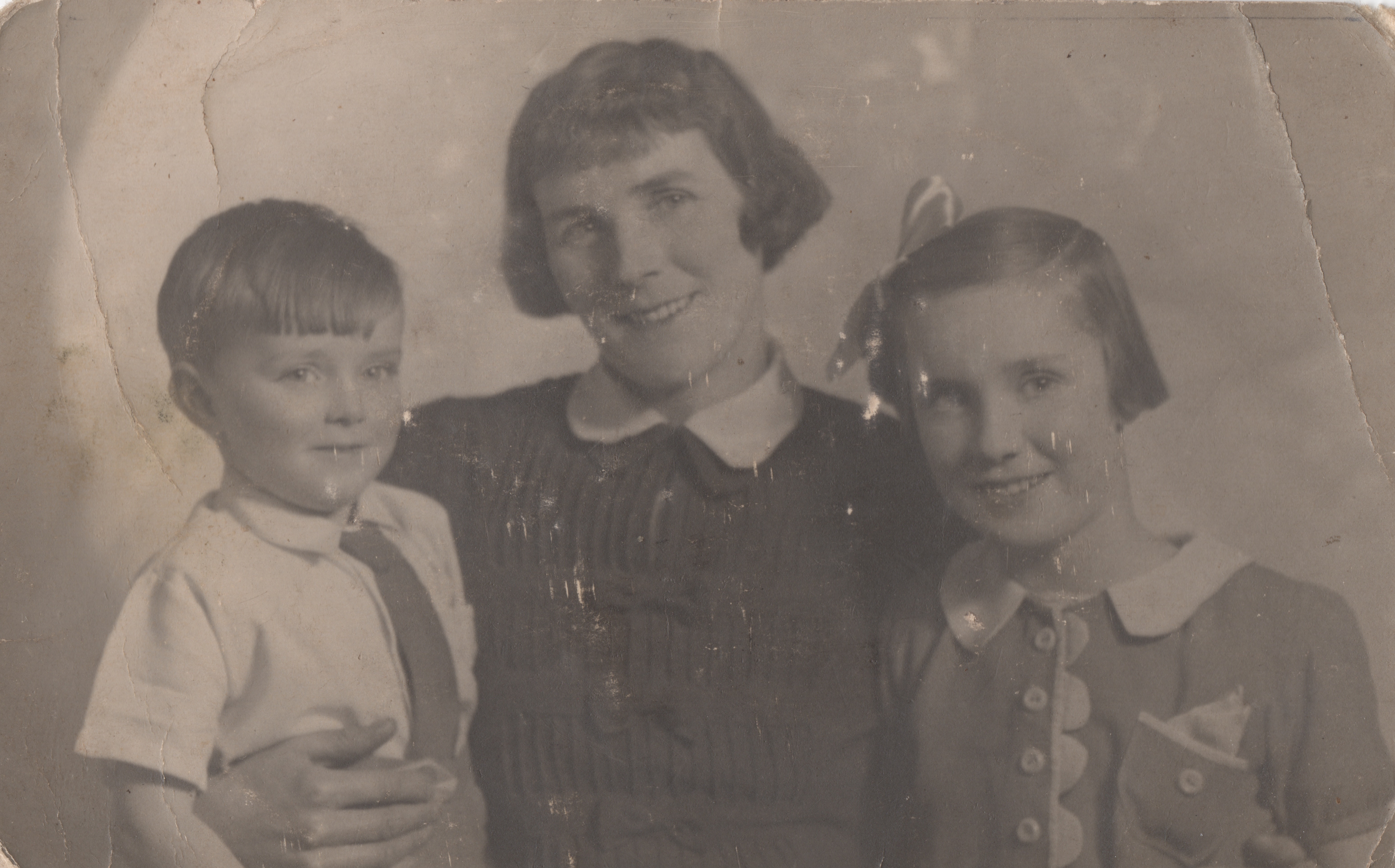 The Family portrait for a POW c.1942
